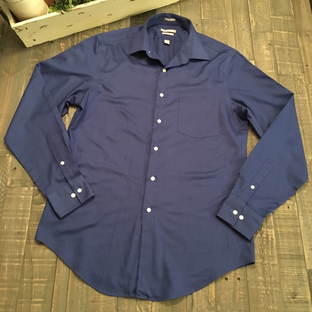 Men’s Van Heusen Button Down Shirt